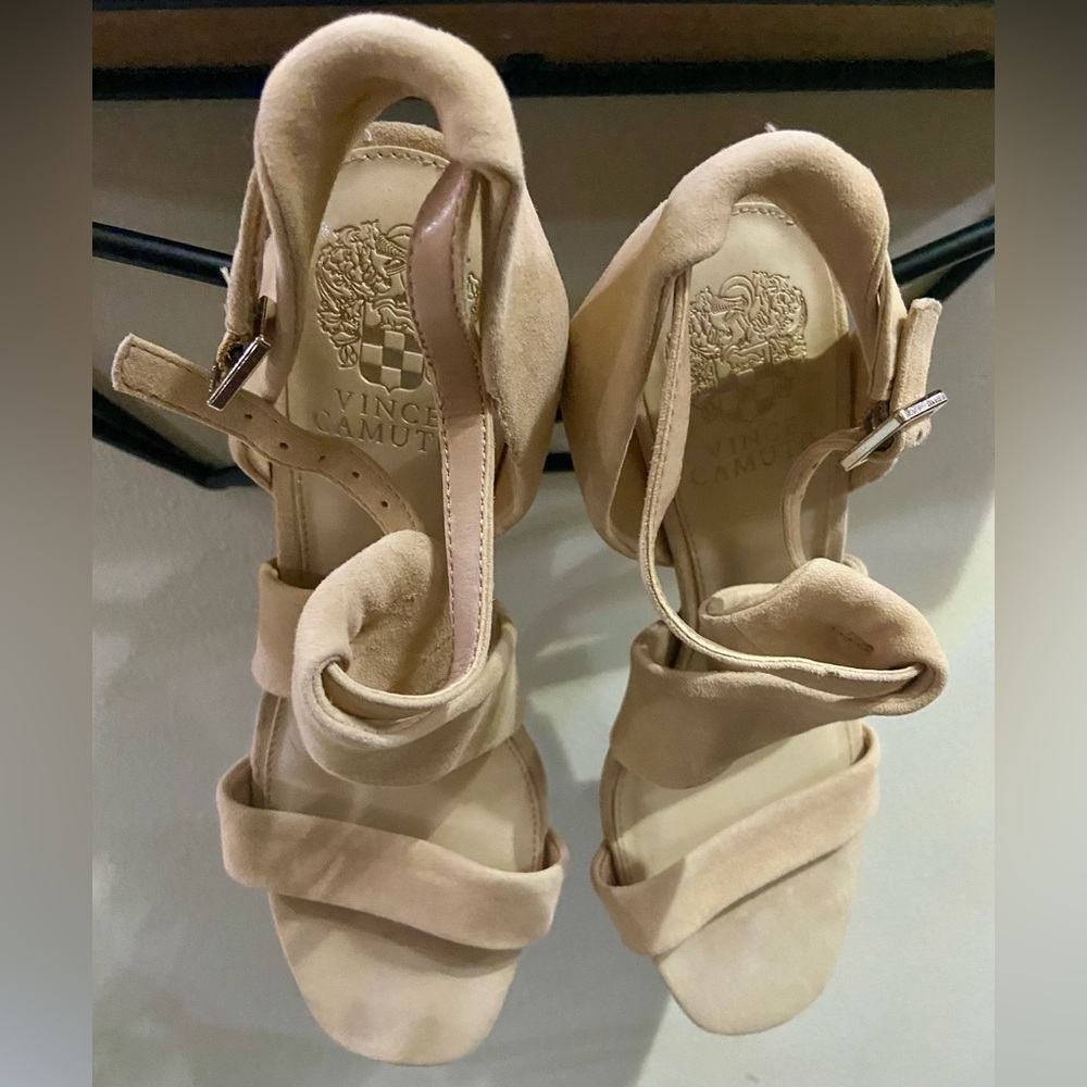 Vince Camuto Women's Nude Heels